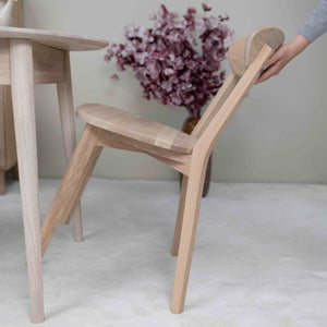 NordicStory Set Escandi 3 tavolo in legno massiccio e due sedie ISKU