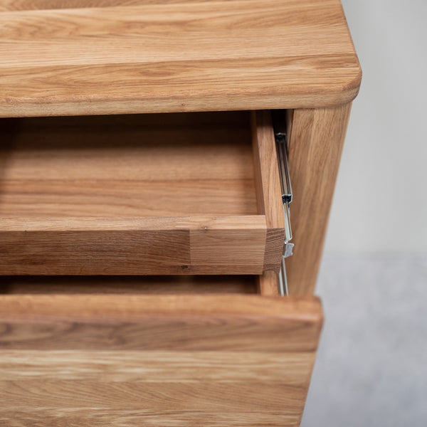 Cassettone Elsa in rovere massiccio