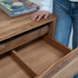 Cassettone Elsa in rovere massiccio