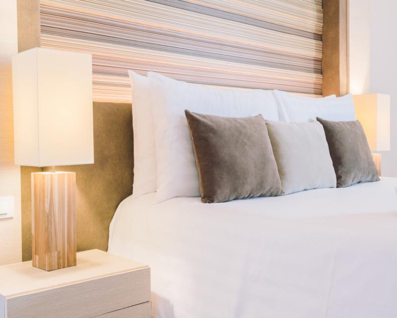 Come decorare una testiera in legno?