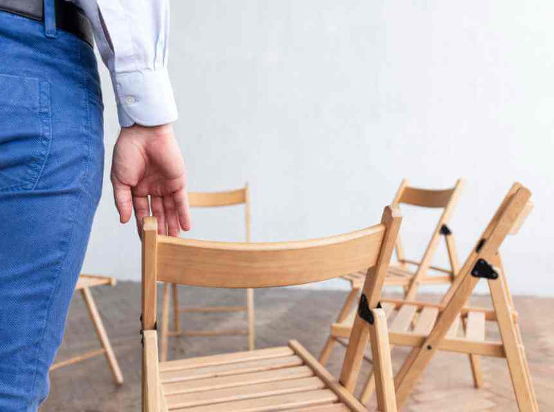 Come proteggere il legno di sedie e tavoli