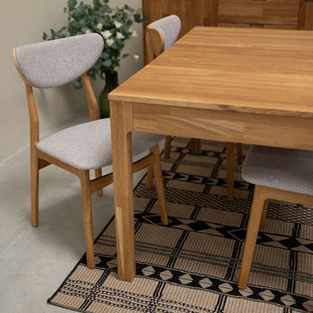 Confezione da 2 o 4 sedie da pranzo Maxwell in rovere massiccio, rivestite in grigio | VESKOR