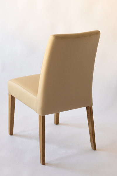 Confezione da 2 o 4 sedie da pranzo Malaga, struttura in rovere massiccio, rivestimento beige | NordicStory