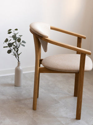 Confezione da 2 o 4 sedie da pranzo Alexis, struttura in rovere massiccio, rivestimento beige | NordicStory