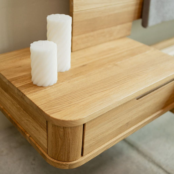 Letto in legno massello di rovere con comodini annessi ALINA | VESKOR