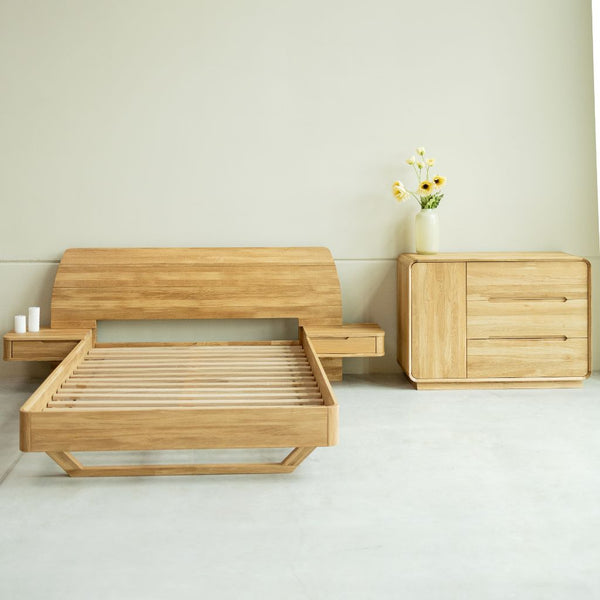 Letto in legno massello di rovere con comodini annessi ALINA | VESKOR