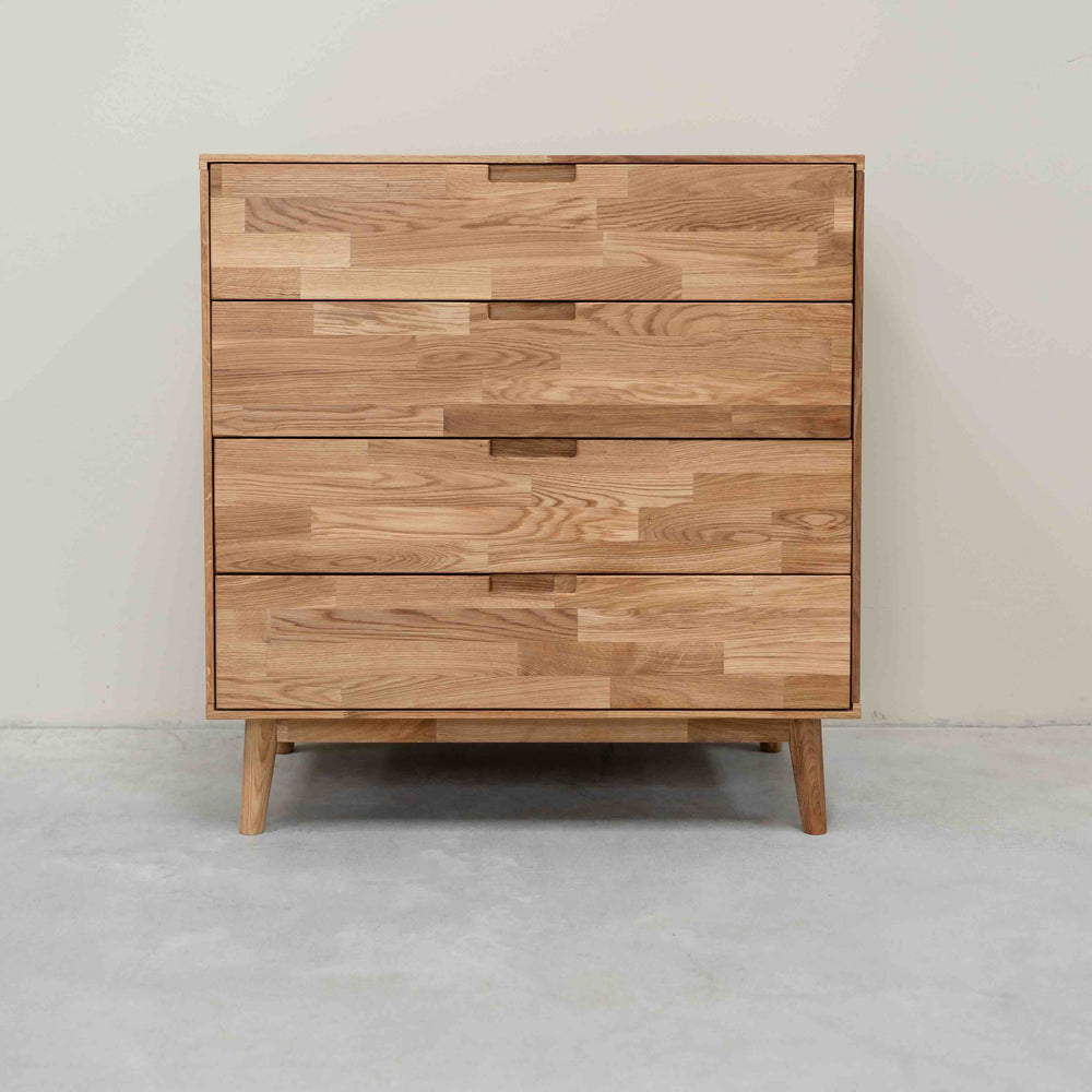 Cassettiera in rovere massiccio Escandi 1, 80 x 45 x 84,5 cm | NordicStory
