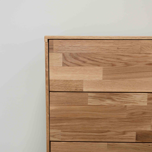 Cassettiera in rovere massiccio Escandi 1, 80 x 45 x 84,5 cm | NordicStory