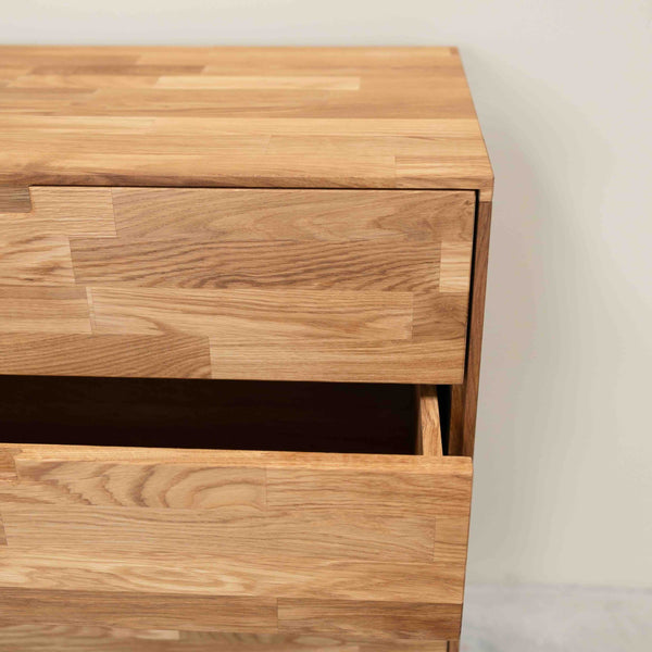 Cassettiera in rovere massiccio Escandi 1, 80 x 45 x 84,5 cm | NordicStory