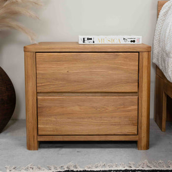 Comodino Elsa in rovere massiccio, 56,5 x 44 x 47 cm | NordicStory