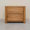 Comodino Elsa in rovere massiccio, 56,5 x 44 x 47 cm | NordicStory