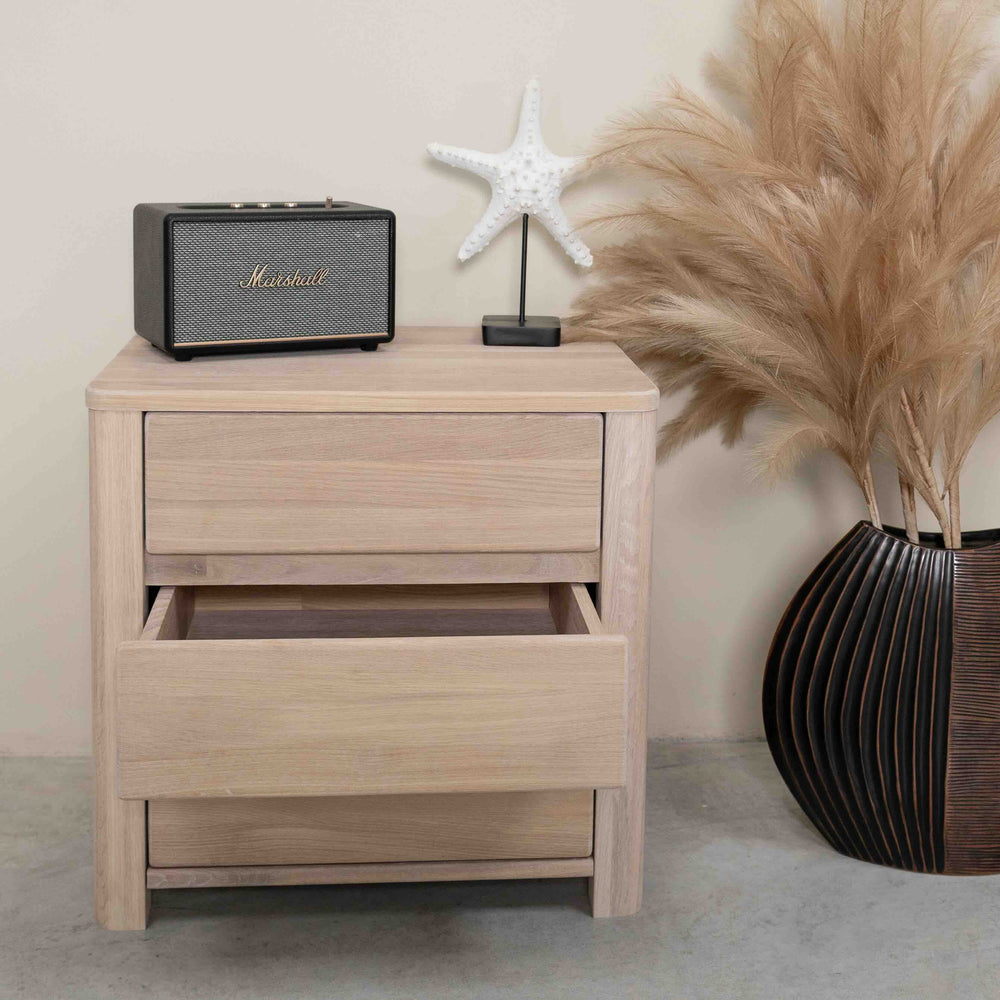 Tavolino Elsa 30 in legno massiccio di quercia, 56,4 x 44 x 55 cm, NordicStory