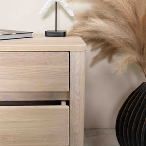 Tavolino Elsa 30 in legno massiccio di quercia, 56,4 x 44 x 55 cm, NordicStory