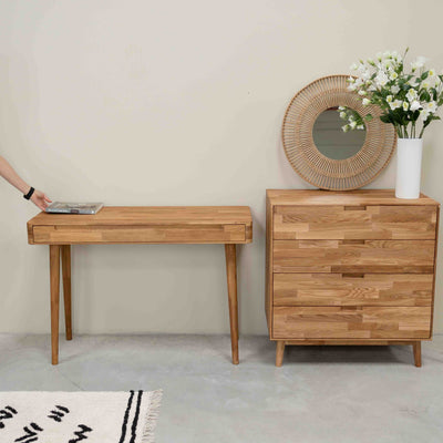 Tavolino da toilette Escandi in rovere massiccio, 110 x 43 x 75 cm | NordicStory