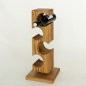 Portabottiglie in rovere NordicStory Alma, supporto per 4 bottiglie