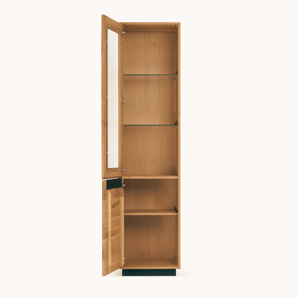 NordicStory_Vitrino_di_maciza_in_legno_sostenibile_di_quercia_sgabello_per_il_salone