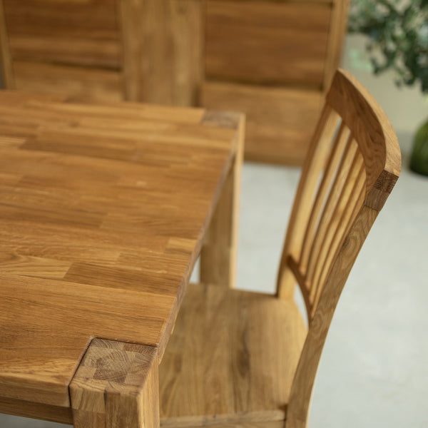 Tavolo da pranzo allungabile in legno massiccio di quercia sostenibile