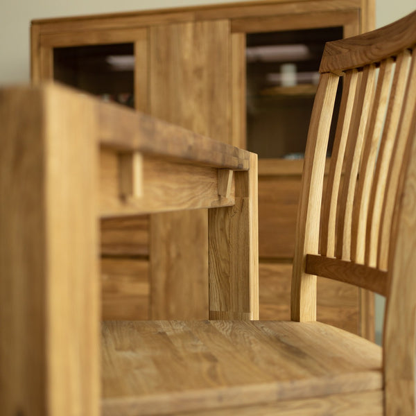 Tavolo da pranzo allungabile in legno massiccio di quercia sostenibile