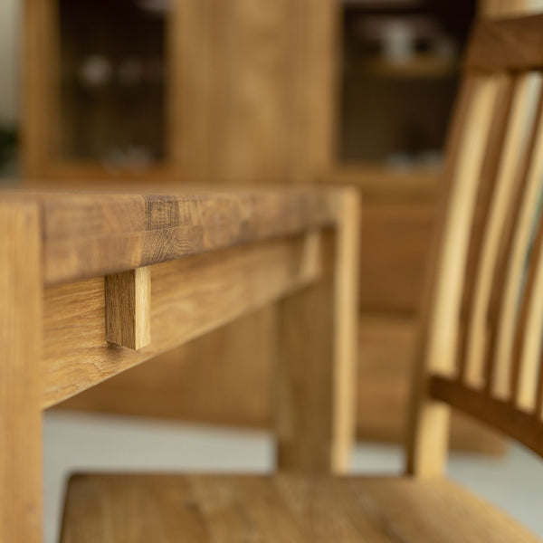 Tavolo da pranzo allungabile in legno massiccio di quercia sostenibile