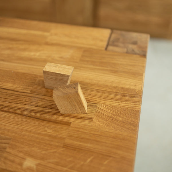 Tavolo da pranzo allungabile in legno massiccio di quercia sostenibile