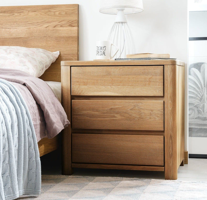 Tavolino Elsa 30 in legno massiccio di quercia, 56,4 x 44 x 55 cm, NordicStory