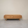 Credenza in legno massiccio NordicStory Geneva in rovere, 120 x 45 x 36,5 cm.