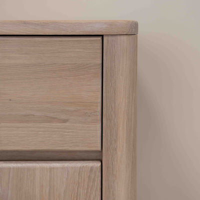 Cassettiera Elsa 2 in rovere massiccio, 102 x 44 x 79 cm | NordicStory
