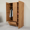 Armadio in rovere massiccio NordicStory Tron, 135 x 55 x 220 cm.
