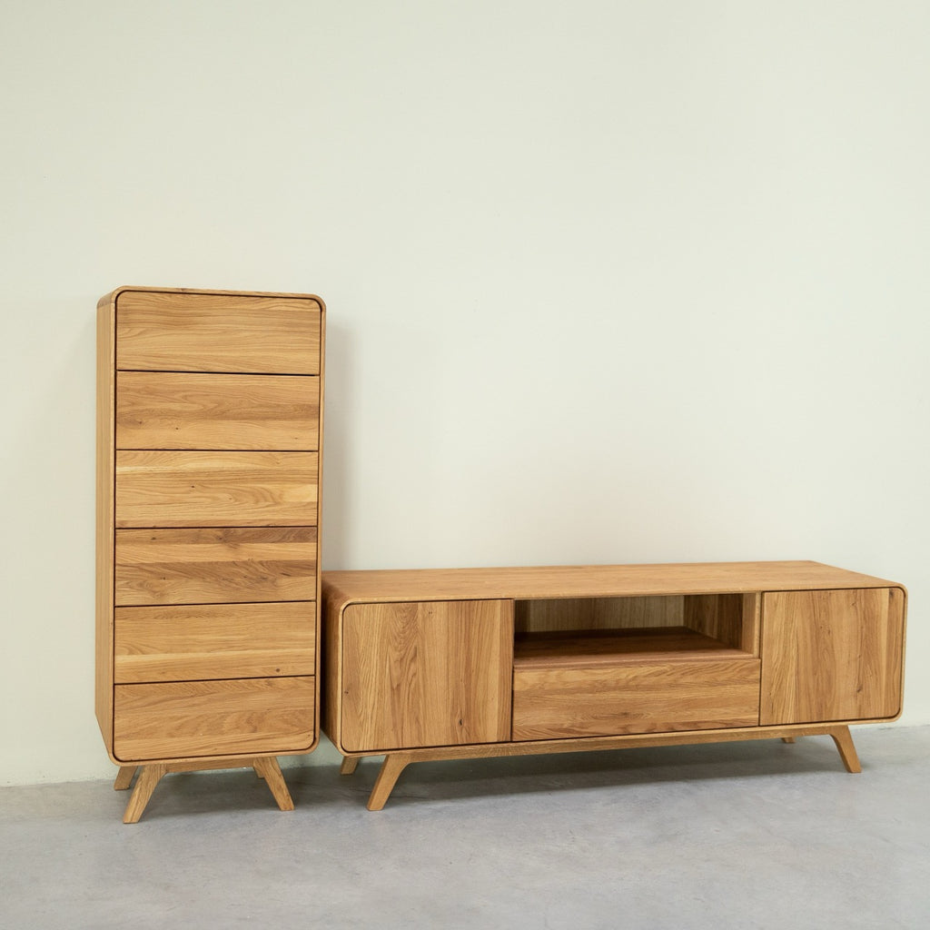 Cassettiera NordicStory in rovere massiccio Ginevra 1, 50 x 42 x 126 cm.