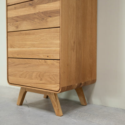 Cassettiera NordicStory in rovere massiccio Ginevra 1, 50 x 42 x 126 cm.