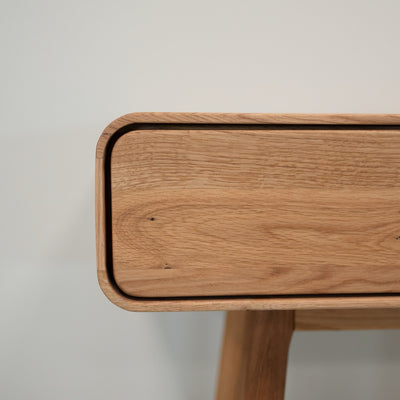 Comò console NordicStory in rovere massiccio Ginevra, 110 x 35 x 80 cm.