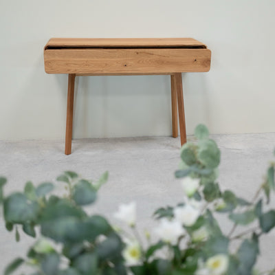 Comò console NordicStory in rovere massiccio Ginevra, 110 x 35 x 80 cm.