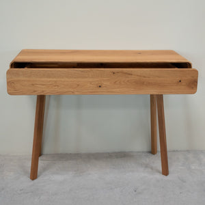 Comò console NordicStory in rovere massiccio Ginevra, 110 x 35 x 80 cm.