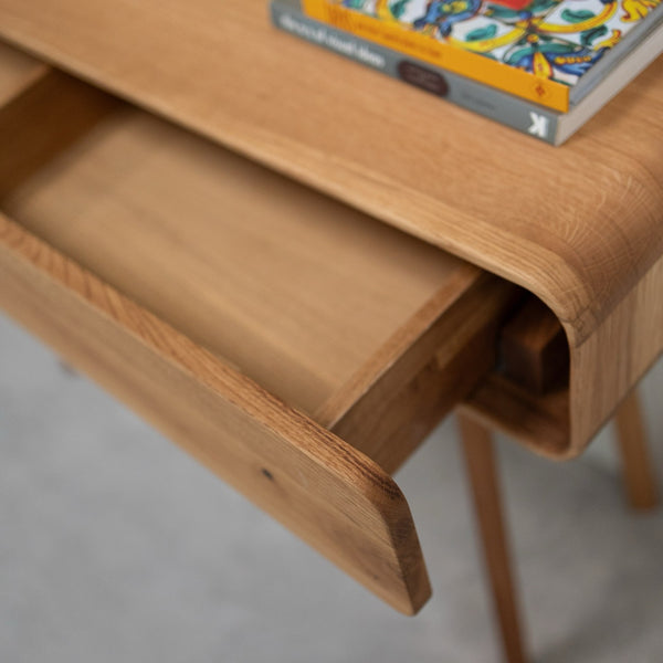 Comò console NordicStory in rovere massiccio Ginevra, 110 x 35 x 80 cm.