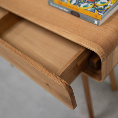 Comò console NordicStory in rovere massiccio Ginevra, 110 x 35 x 80 cm.