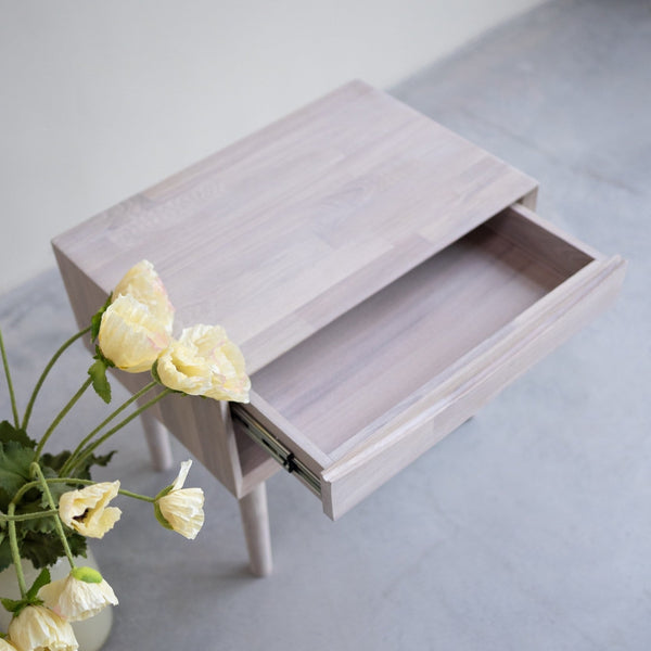 Comodino NordicStory in rovere massiccio