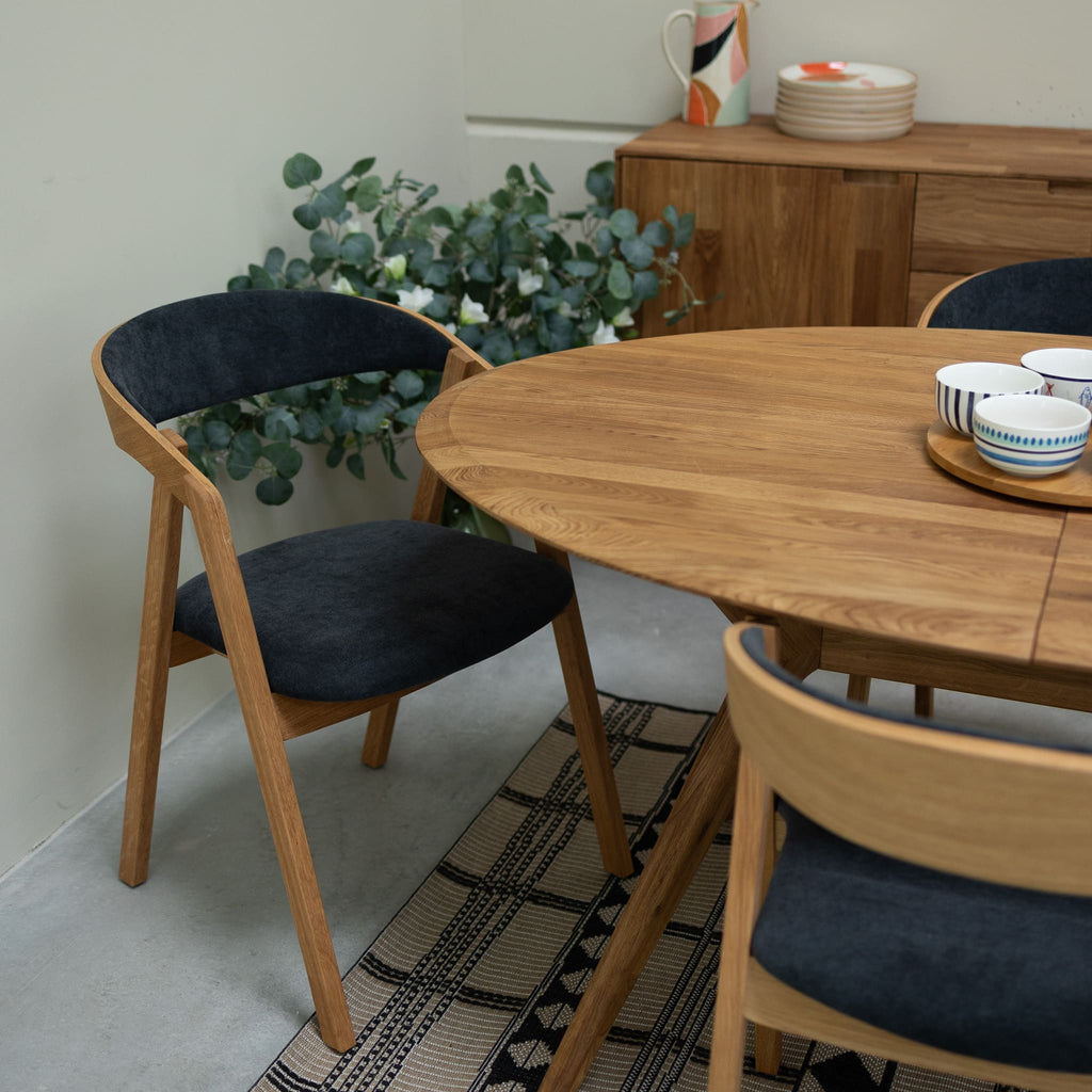 VESKOR Confezione da 2 o 4 sedie da pranzo in rovere massiccio Knut, rivestimento Beige/Grigio antracite Oak.Store