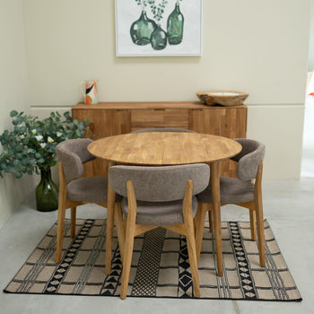 Veskor Confezione da 2 o 4 sedie da pranzo Claus in rovere massiccio, rivestite in rovere grigio o marrone.Store