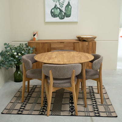 Veskor Confezione da 2 o 4 sedie da pranzo Claus in rovere massiccio, rivestite in rovere grigio o marrone.Store