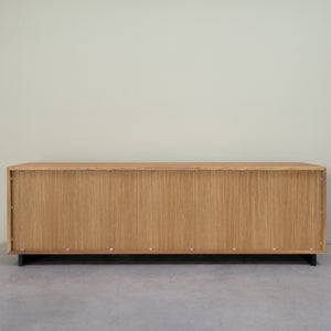 Porta TV NordicStory in rovere massiccio Brema, 160 x 42 x 50 cm.