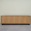 Porta TV NordicStory in rovere massiccio Brema, 160 x 42 x 50 cm.