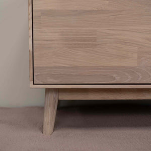 Porta TV NordicStory in legno massiccio di quercia sostenibile