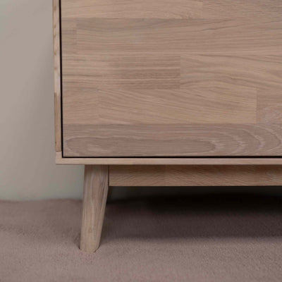 Porta TV NordicStory in legno massiccio di quercia sostenibile