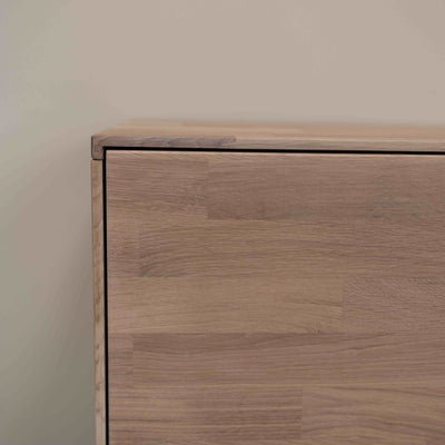 Porta TV NordicStory in legno massiccio di quercia sostenibile