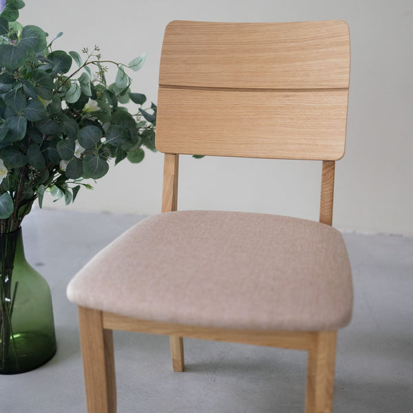 NordicStory Confezione di sedie da pranzo imbottite in rovere massiccio della collezione Mauritz Mobili in colore beige nordico dal design moderno Rovere.