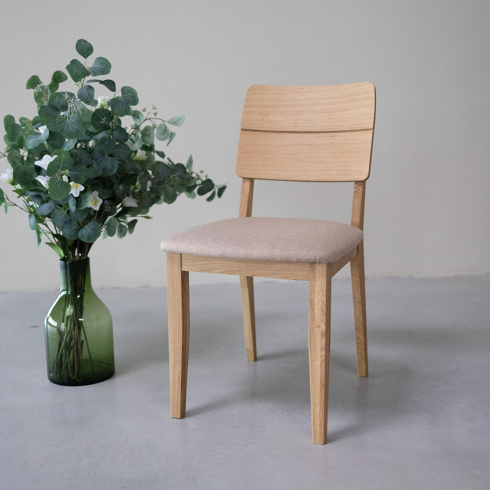 NordicStory Confezione di sedie da pranzo imbottite in rovere massiccio della collezione Mauritz Mobili in colore beige nordico dal design moderno Rovere.