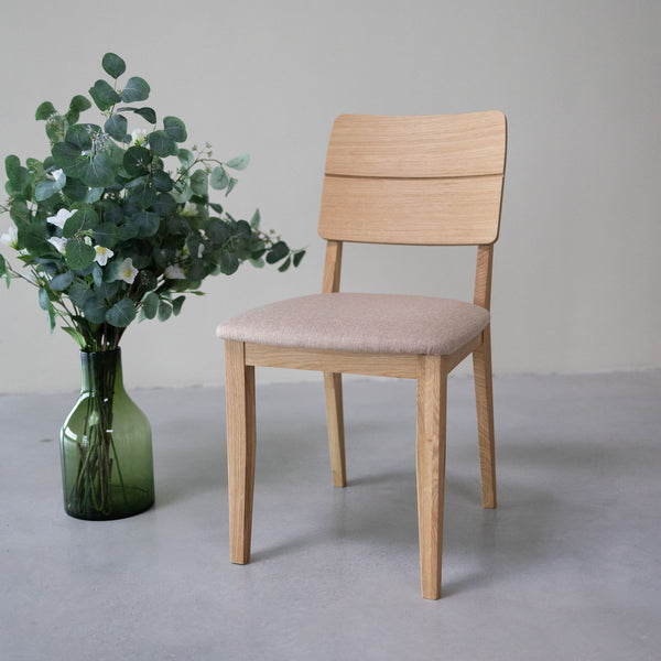 NordicStory Confezione di sedie da pranzo imbottite in rovere massiccio della collezione Mauritz Mobili in colore beige nordico dal design moderno Rovere.
