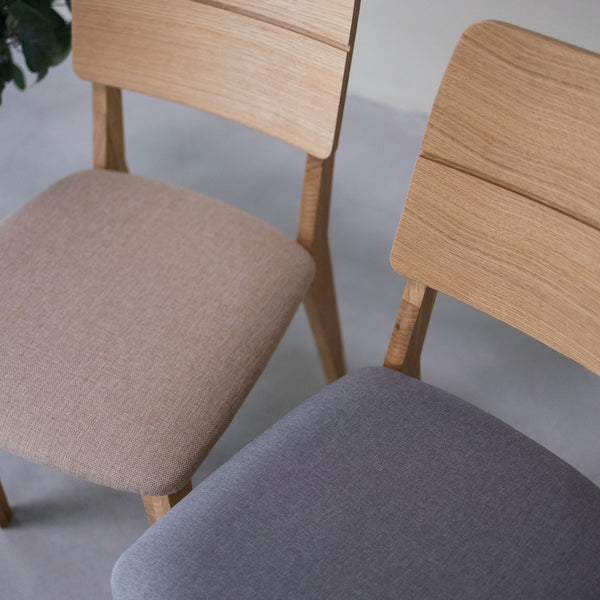 NordicStory Confezione di sedie da pranzo imbottite in rovere massiccio della collezione Mauritz Mobili in colore beige nordico dal design moderno Rovere.