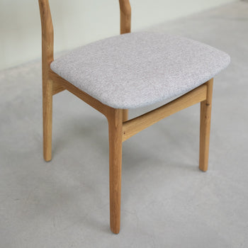 VESKOR Confezione da 2 o 4 sedie da pranzo in rovere massiccio Maxwell, rivestite in grigio
