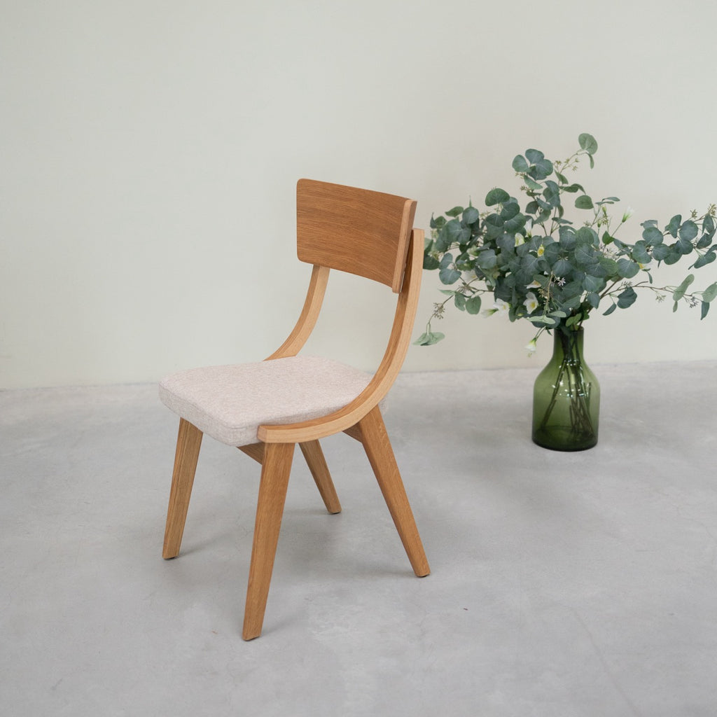 VESKOR Confezione da 2 o 4 sedie da pranzo Lucas in rovere massiccio, rivestimento grigio o beige